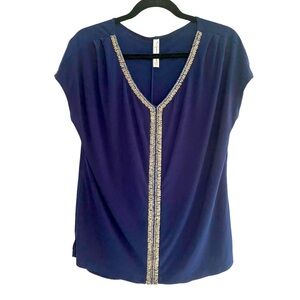 Top blouse v neck with gorgeous trim navy feels silky and luxurious size Large
C